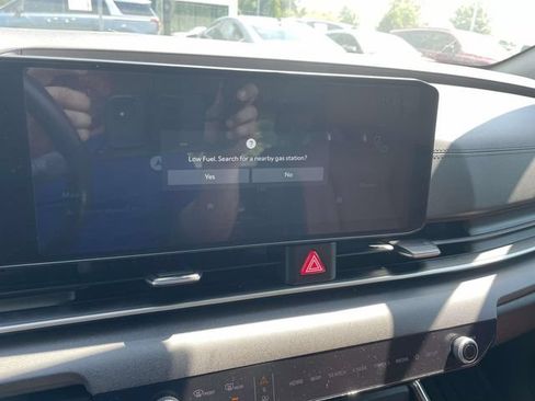 Certified 2025 Kia Carnival EX FWD image 30