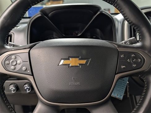 Used 2021 Chevrolet Colorado Z71 w/ Z71 Midnight Edition image 17