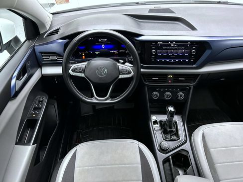 Used 2022 Volkswagen Taos SE w/ Panoramic Sunroof Package AWD/4WD image 14