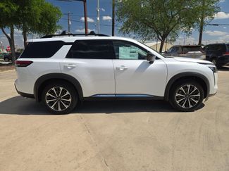 New 2026 Nissan Pathfinder Platinum FWD video 2