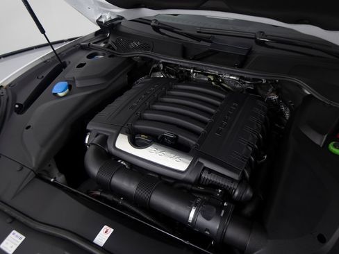 Certified 2017 Porsche Cayenne AWD/4WD image 51