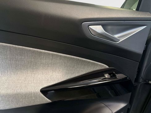 New 2025 Volkswagen ID.4 Pro image 12