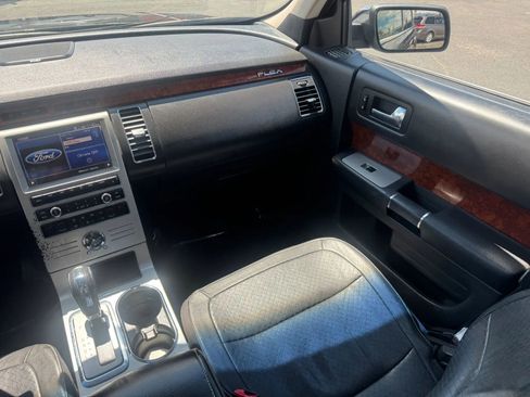 Used 2011 Ford Flex Limited FWD image 32
