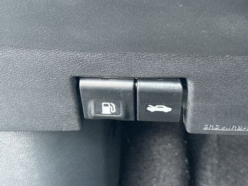 Used 2024 Nissan Kicks SV image 31