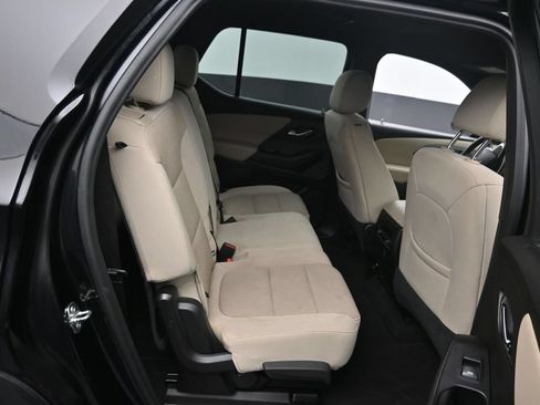 Used 2023 Chevrolet Traverse LS AWD/4WD image 10