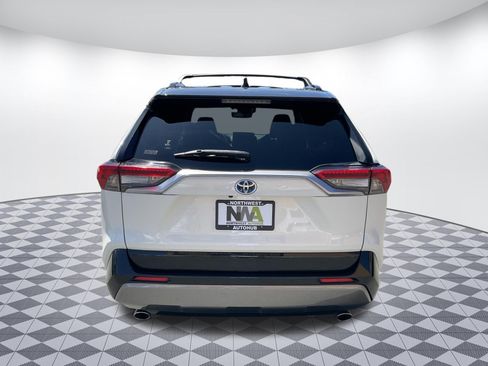 Used 2021 Toyota RAV4 XSE AWD/4WD image 4