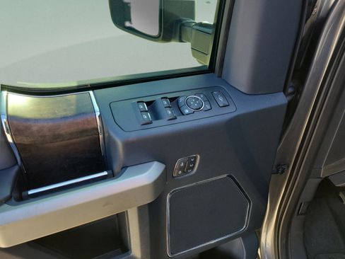 Certified 2022 Ford F350 Lariat w/ Black Appearance Package image 5