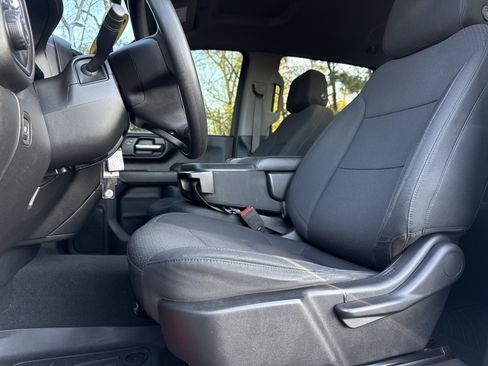 Used 2020 Chevrolet Silverado 2500 Custom w/ Custom Value Package image 15