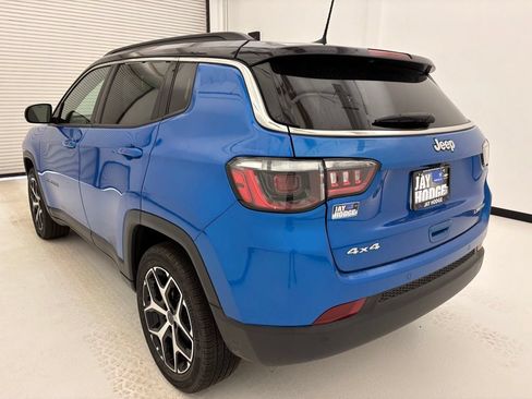 Used 2025 Jeep Compass Limited AWD/4WD image 20