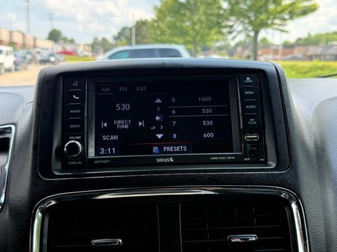 Used 2020 Dodge Grand Caravan SXT FWD image 37