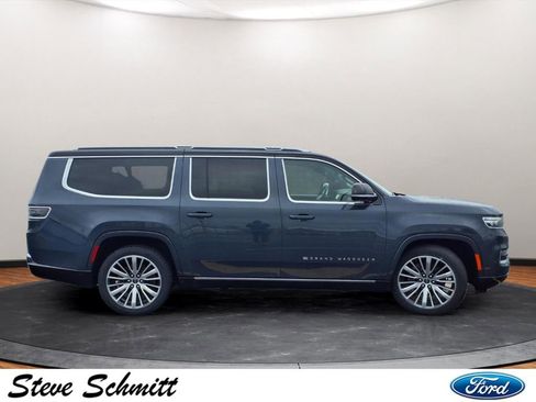 Used 2024 Jeep Grand Wagoneer L Series III image 34