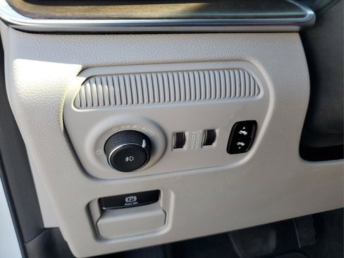 Used 2023 Jeep Grand Wagoneer L 4WD image 26