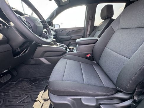 Used 2025 Chevrolet Colorado Trail Boss image 18