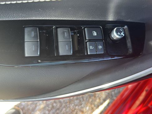 Used 2021 Toyota Corolla XSE image 18