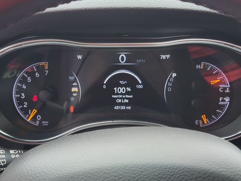 Used 2022 Jeep Grand Cherokee Laredo X AWD/4WD image 19