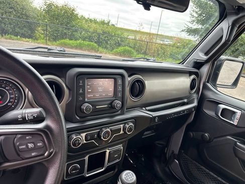Used 2018 Jeep Wrangler Unlimited Sport AWD/4WD image 10