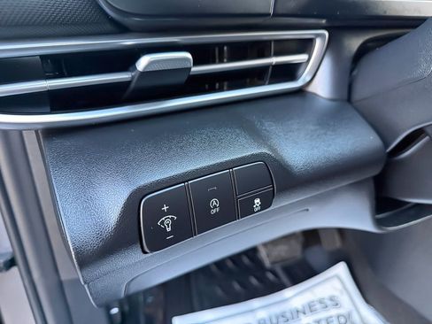 Used 2024 Hyundai Elantra SE image 27
