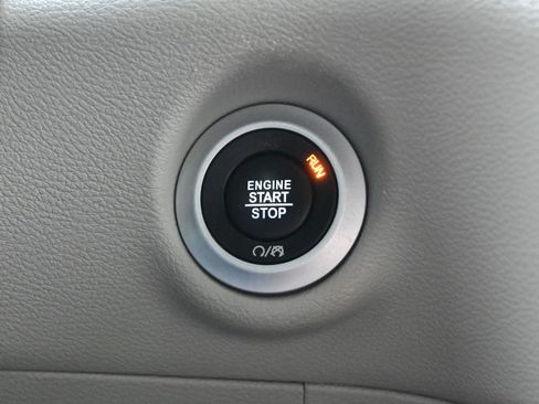 Used 2022 Chrysler Pacifica Touring-L FWD image 24