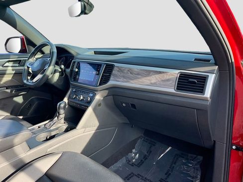Used 2021 Volkswagen Atlas Cross Sport SE image 28