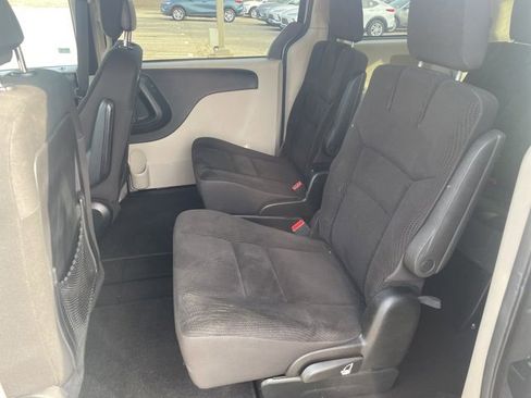 Used 2018 Dodge Grand Caravan SE image 13