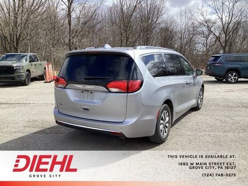 Used 2020 Chrysler Pacifica Touring-L Plus image 7