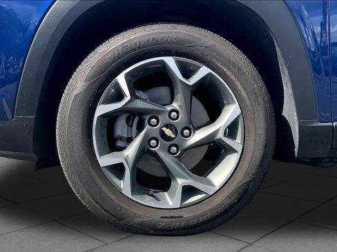 Used 2024 Chevrolet Trax LT w/ Driver Confidence Package FWD image 10