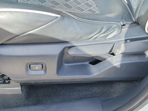 Used 2025 Toyota Tacoma SR image 17