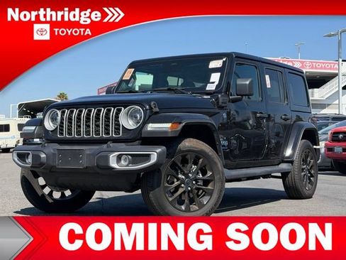 Used 2025 Jeep Wrangler Unlimited Sahara AWD/4WD image 3