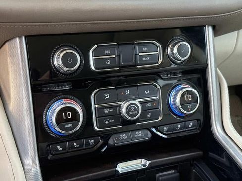 Used 2024 GMC Yukon XL Denali w/ Advanced Technology Package AWD/4WD image 25