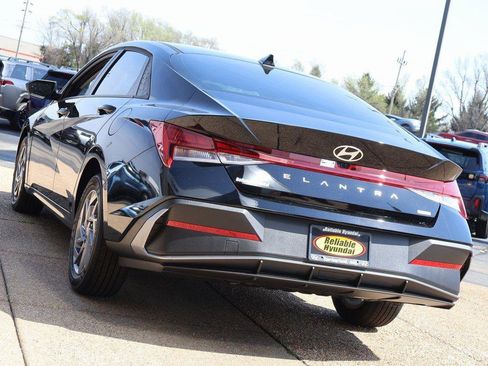New 2026 Hyundai Elantra Blue image 4