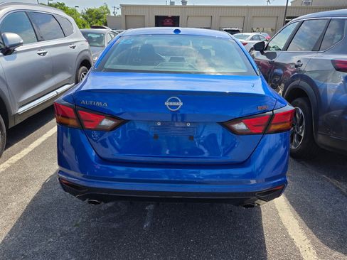 Used 2025 Nissan Altima 2.5 SR FWD image 8
