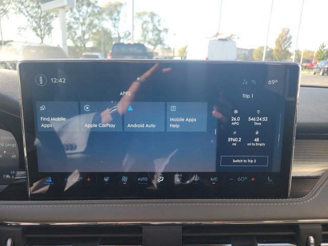 Certified 2024 Lincoln Corsair AWD image 39