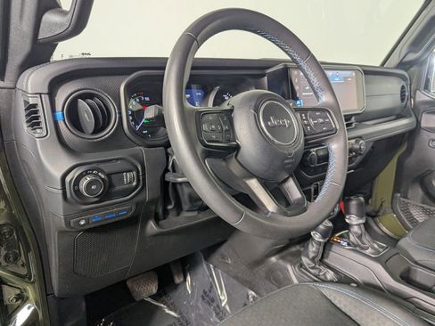 Used 2024 Jeep Wrangler Unlimited Rubicon 4xe AWD/4WD image 12