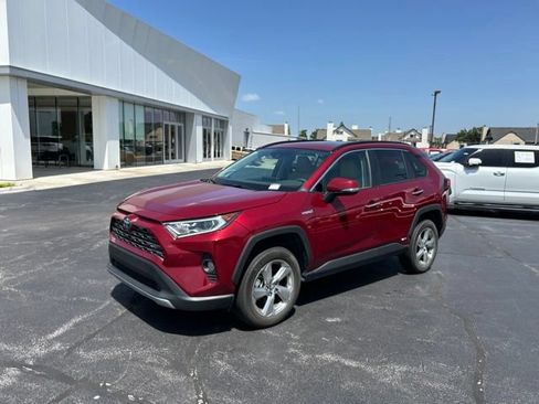Used 2020 Toyota RAV4 Limited w/ Limited Grade Weather Package AWD/4WD image 15