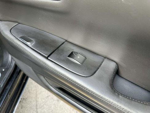 Used 2011 Cadillac DTS Limousine image 39