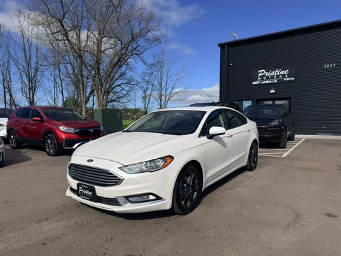 Used 2018 Ford Fusion SE w/ Equipment Group 201A image 1