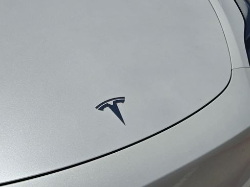 Used 2023 Tesla Model Y Long Range AWD/4WD image 10
