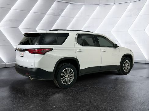 Used 2023 Chevrolet Traverse LT FWD image 4