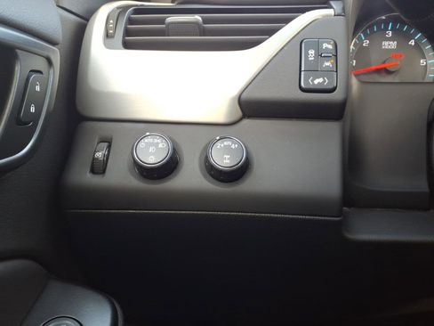 Used 2018 GMC Yukon SLT w/ Premium Edition image 20