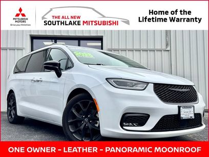 Used 2025 Chrysler Pacifica Limited