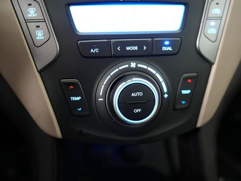 Used 2013 Hyundai Santa Fe Sport AWD/4WD image 30