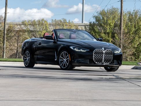 Certified 2023 BMW 430i Convertible w/ Premium Package image 2