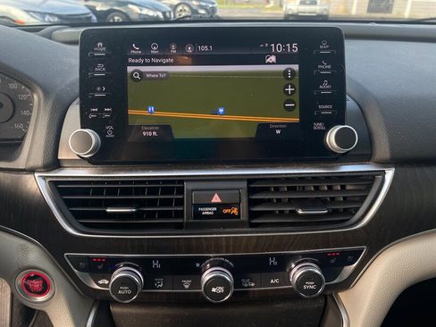 Used 2018 Honda Accord Touring image 40