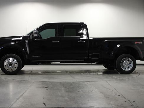 Used 2024 Ford F450 Platinum w/ FX4 Off-Road Package AWD/4WD image 7
