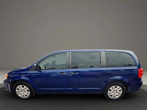 Used 2019 Dodge Grand Caravan SE w/ UConnect Hands-Free Group FWD image 2
