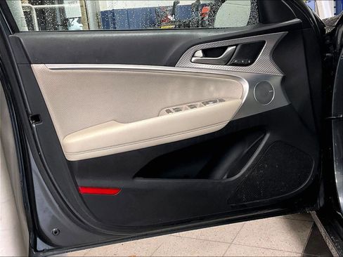 Used 2022 Genesis G70 3.3T w/ Sport Advanced Package AWD/4WD image 9