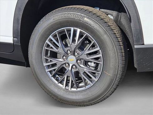 New 2026 Chevrolet Traverse LT image 10