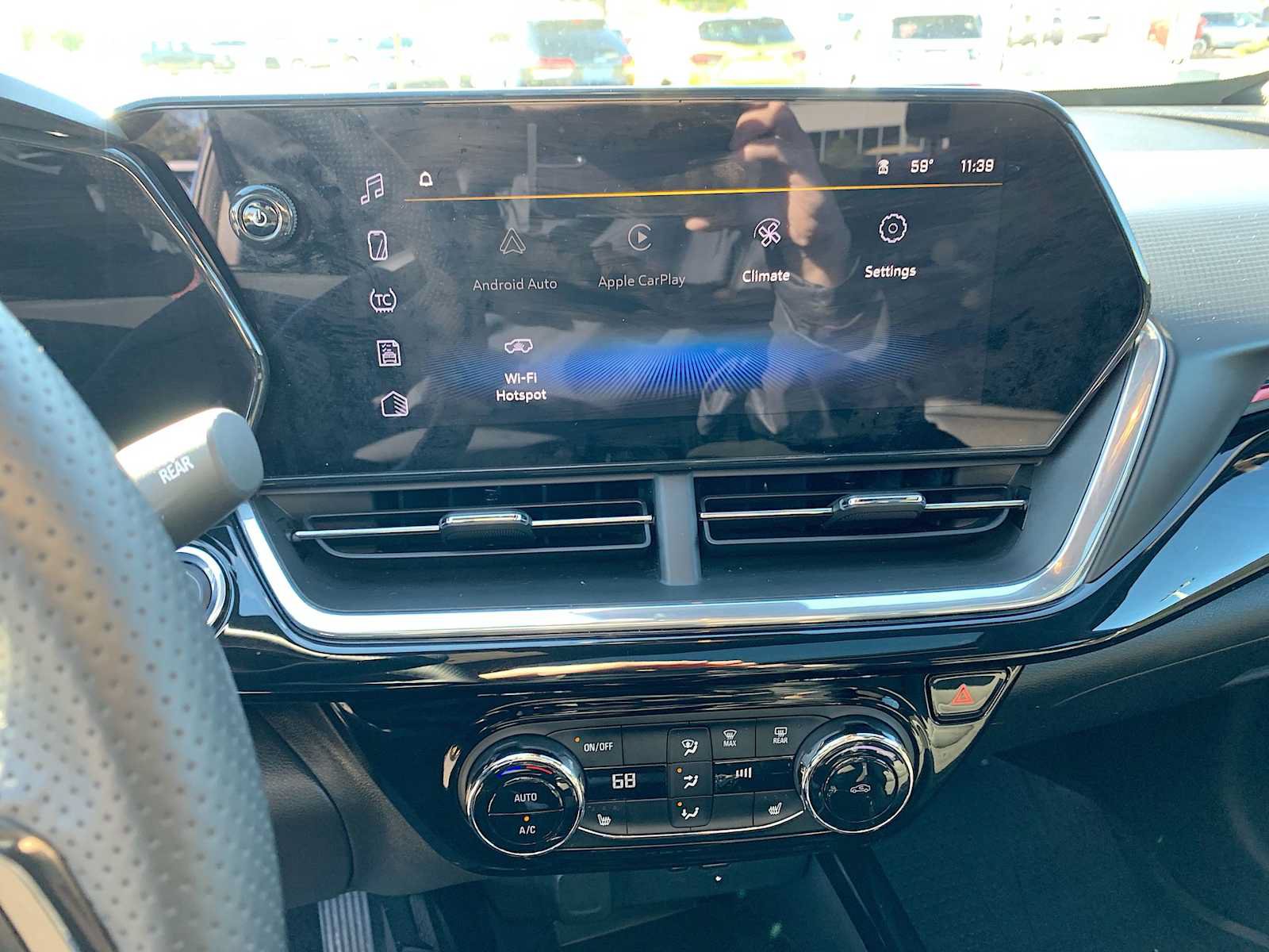 Certified 2024 Chevrolet Trax RS w/ Sunroof Package FWD image 13