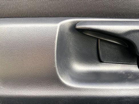 Used 2025 Toyota Corolla LE image 33