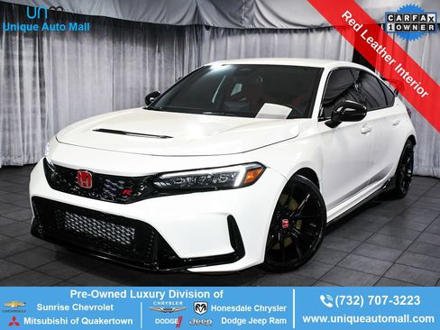 Used 2025 Honda Civic Type R image 1